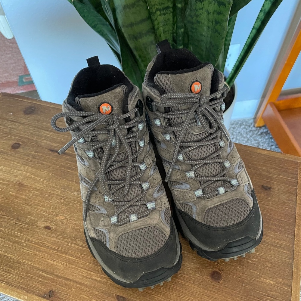 Merrill Moab 2 Mid Waterproof Hiking Trail Boots Women 7.5